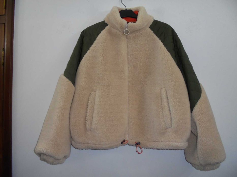 Blusão de senhora da marca PULL&BEAR