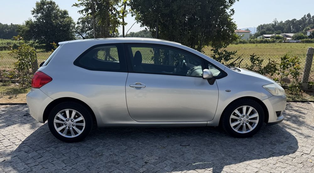Toyota Auris 1.4 D4D Nacional um dono revisoes todas na marca