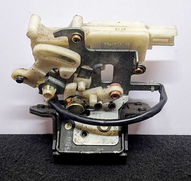 Fechadura / Fecho da Mala - MAZDA 6 Hatchback