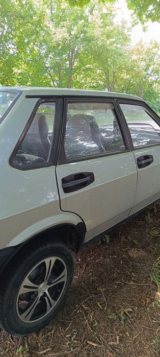 Автомобіль в гарному стані,2002 року випуску.Пробіг рідний без іржі,авто вкладень не потребує.