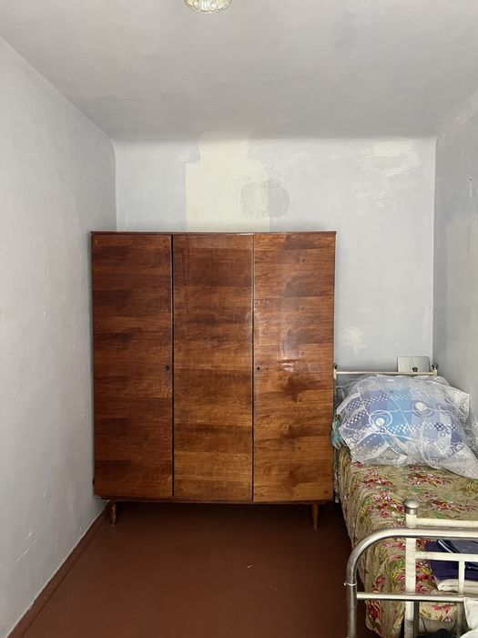 Продаж Тесленка 20, площа Володимира Великого, пл. Артема, під ремонт