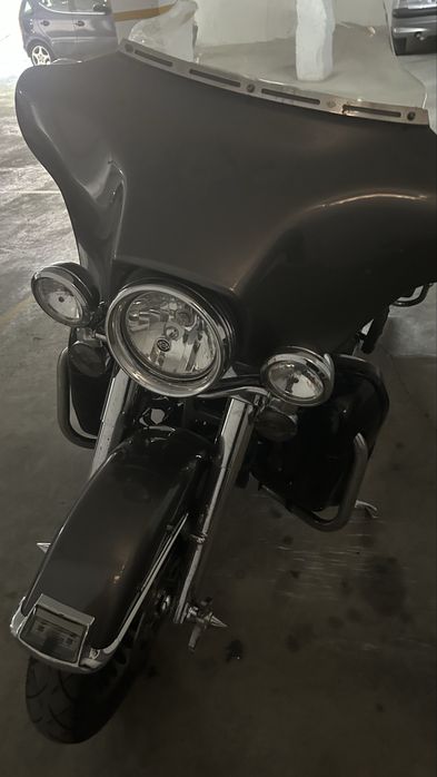 Harley Davidson electra glide flhtk