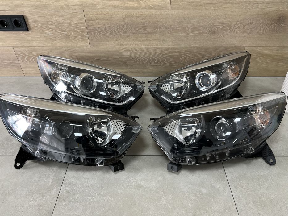 Фара права ліва Каптур каптюр правая левая Renault Captur