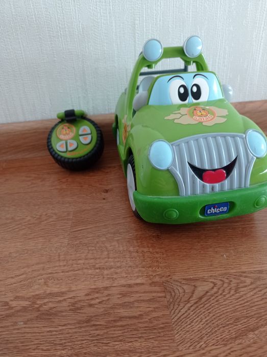 Іграшка на пульті chicco