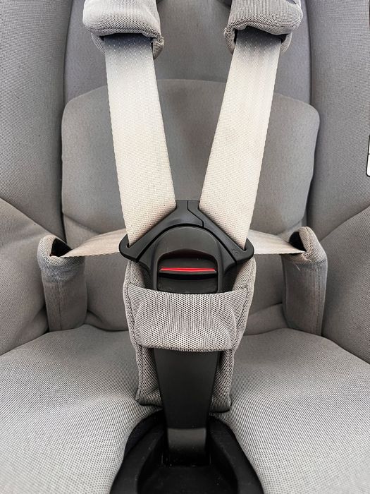Fotel z bazą Maxi Cosi Pearl Pro 2 iSize