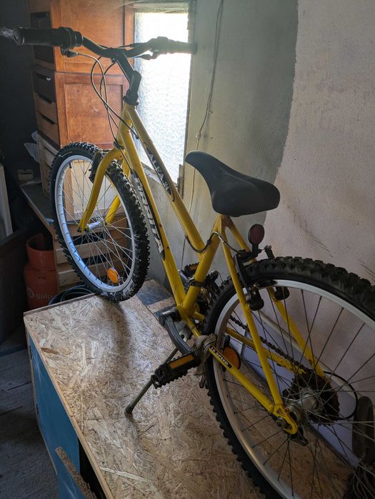 Bicicleta amarela Roda 24''