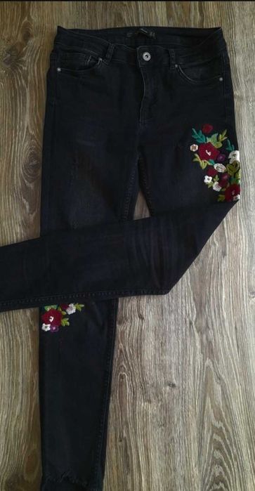 Джинси.     Zara