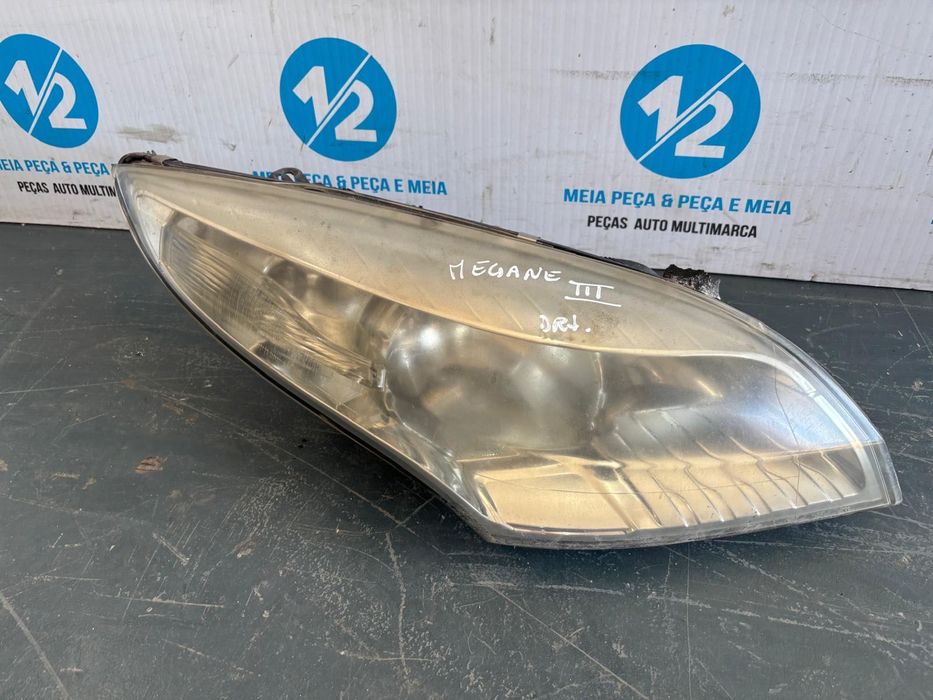 Farol direito Renault Megane 3
