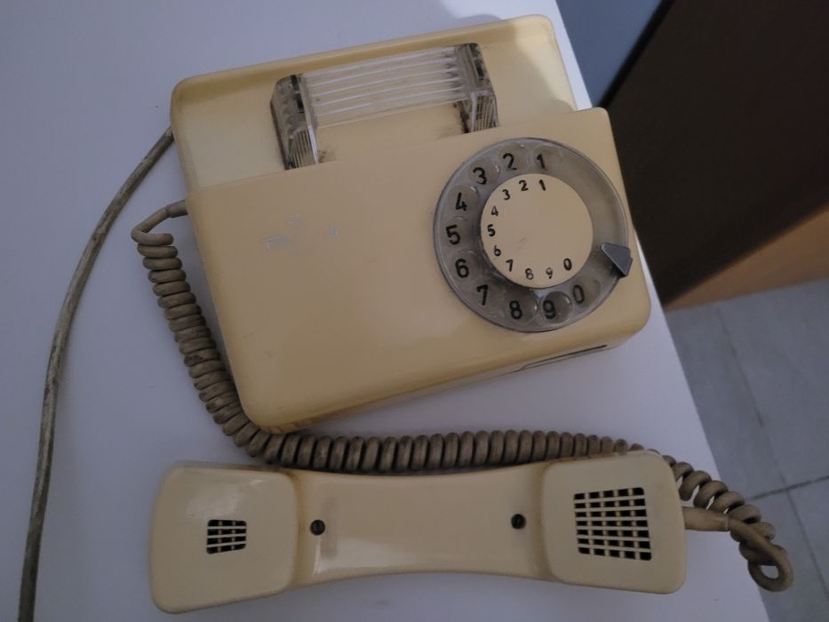 Telefon tarczowy RWT Tulipan PRL retro