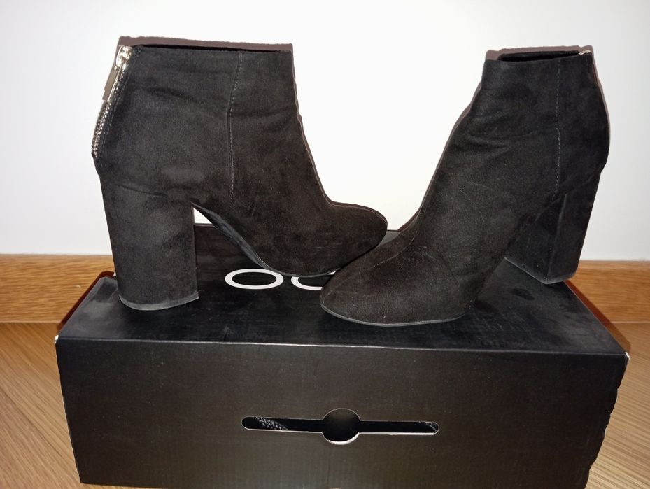 Botas pretas camurça