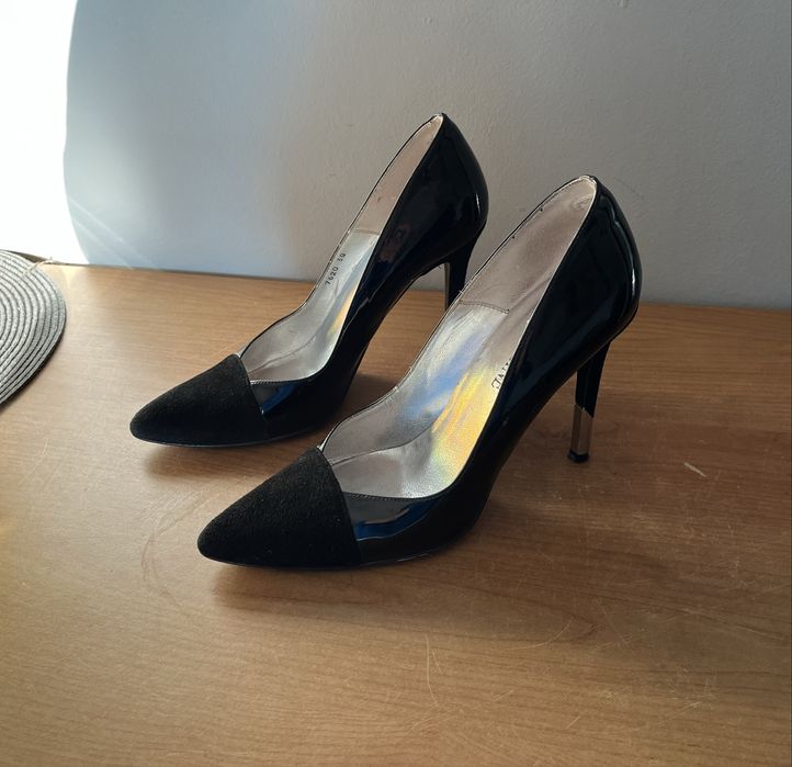 Szpilki czarne r. 38