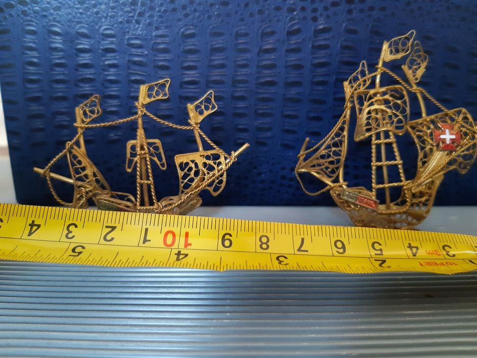Mini réplicas de caravelas portuguesas