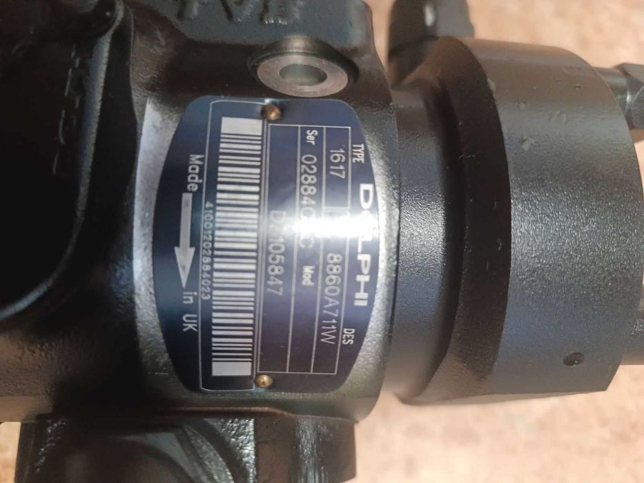 б/у паливний насос DZ105847
