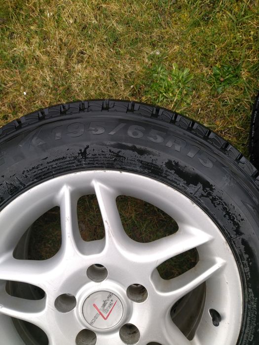 Nowe opony z alufelgami 15