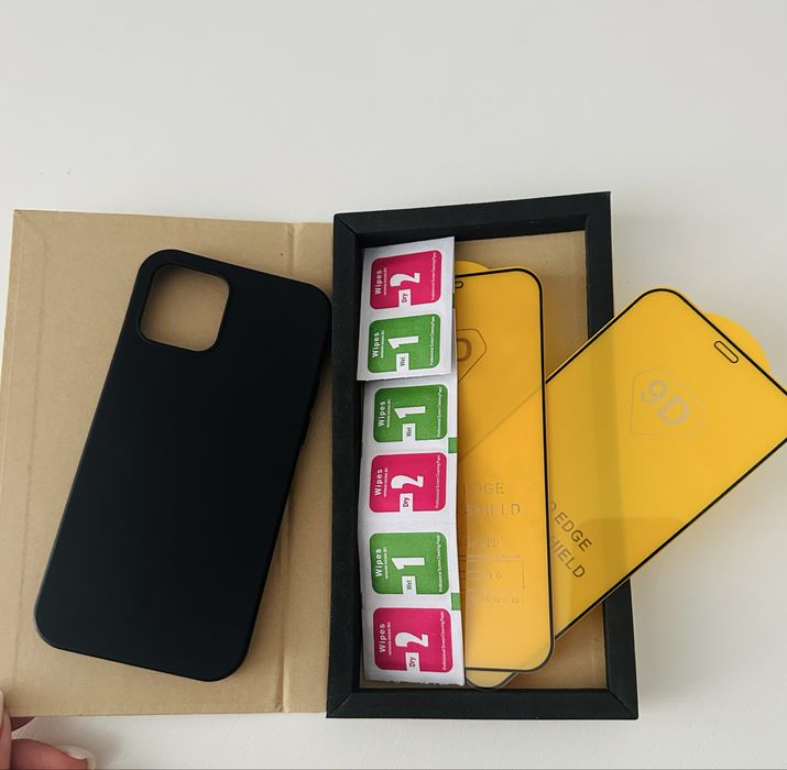 Продам чохол та 2 захисних скла на iPhone 12 або 12 Pro!
