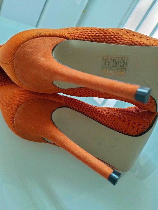 Sandálias bota novas num 37