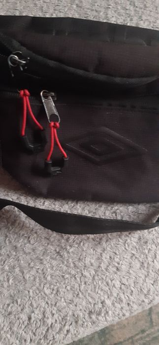Sprzedam saszetka umbro