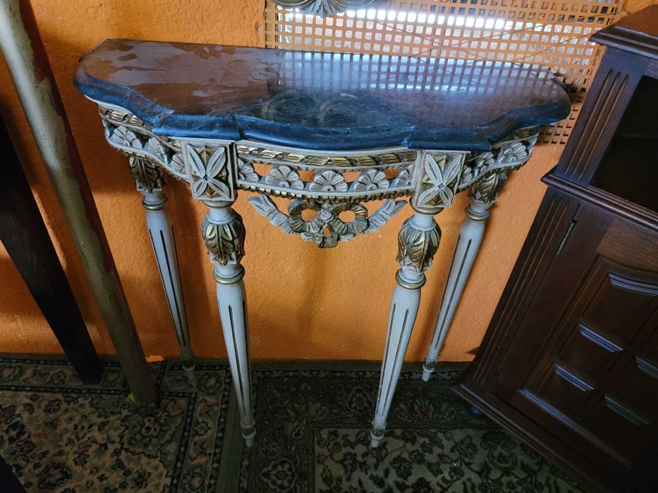 Conjunto de consola com em madeira trabalhada tampo em ped