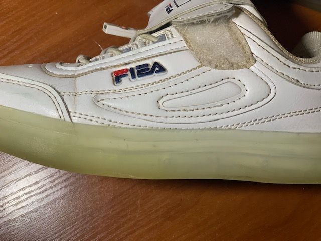 Крутые белые детские кроссовки светящиеся с подсветкой "FILA"