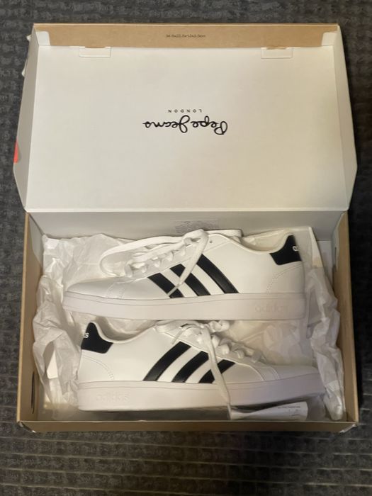 кросовки Adidas.