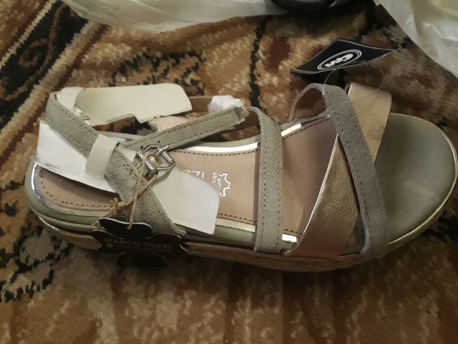 босоніжки оригінальні, замшеві, фісташкового кольору