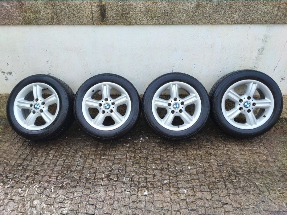 Jantes 16 BMW Originais 5x120
Com pneus Continental ContiWinterContact em excelente estado.