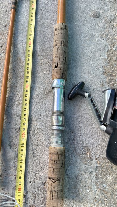 Cana de pesca antiga em fibra