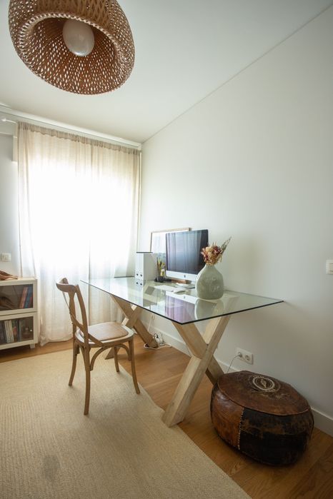 Mesa Vidro e Pés de Madeira 90x180cm