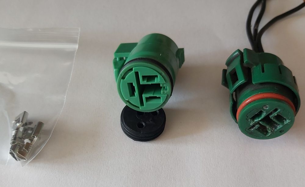 Okrągła  wtyczka  alternatora  3 pin