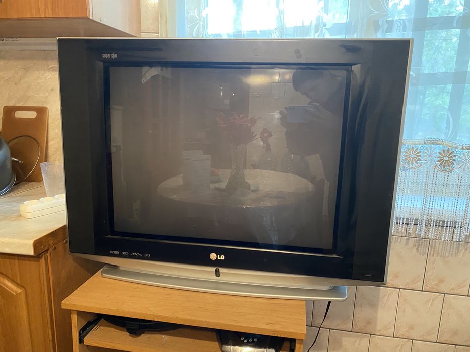 Телевизор LG 29FS4RNX