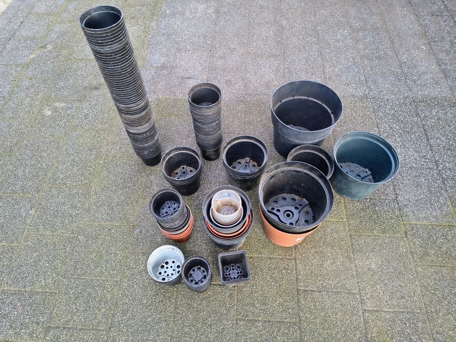 Sprzedam doniczki produkcyjne