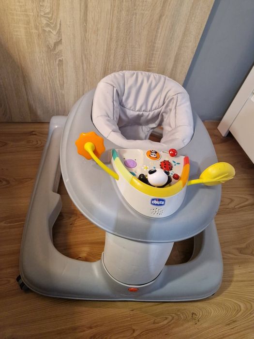 Chodzik  pchacz i jeździk Chicco 3w1