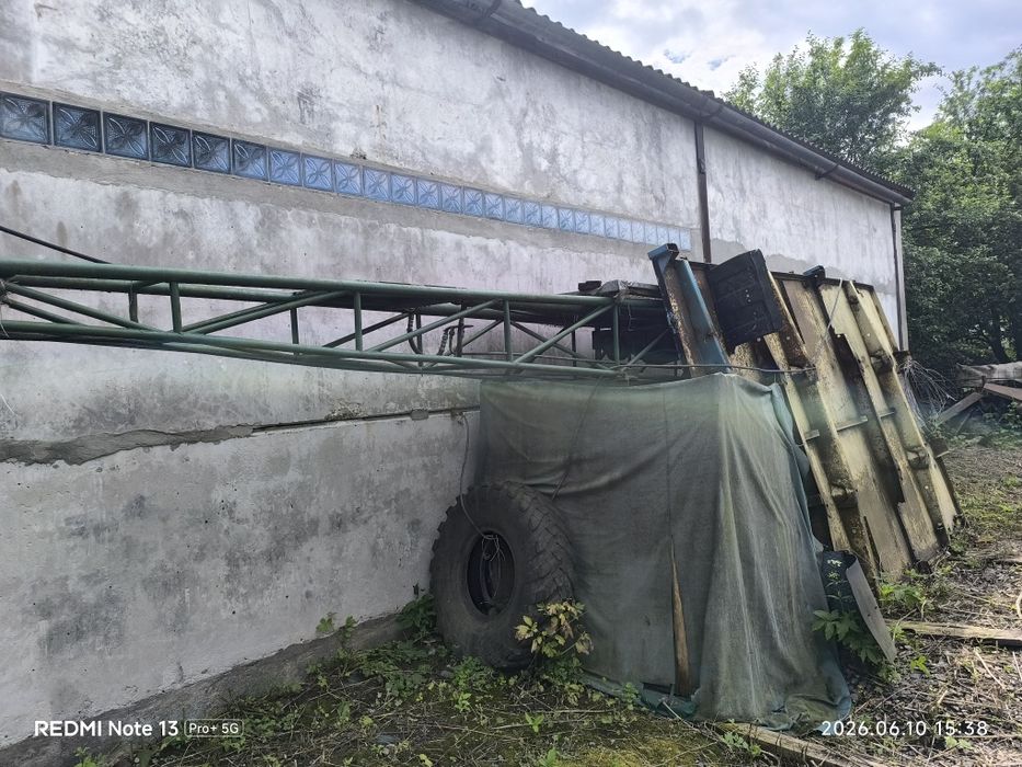 Бурова установка УГБ 50М в робочому стані . Була на базі автомобіля ЗІЛ 131, але на даний момент автомобіль проданий, тому продається окремо.