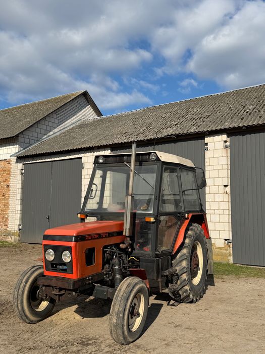 Ciągnik rolniczy Zetor 7211