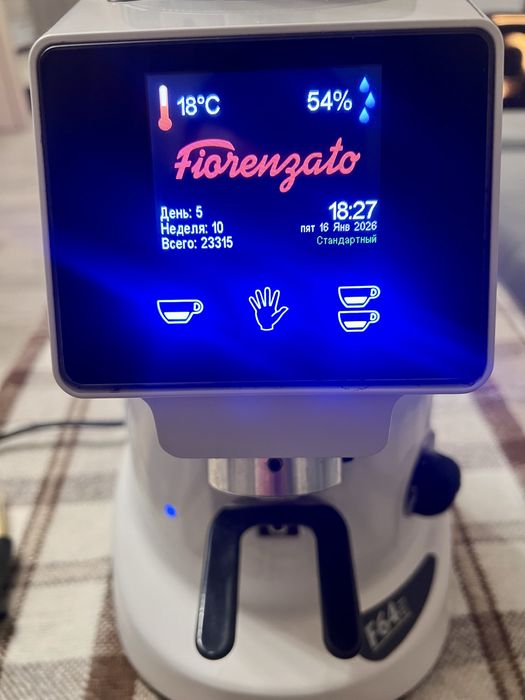 Комплект. Кофемашина и кофемолка. Simonelli и Fiorenzato f64e