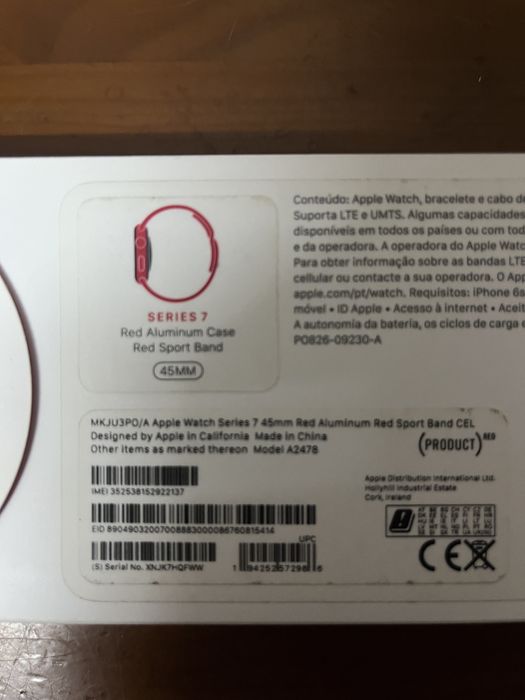 Apple Watch 7 red product