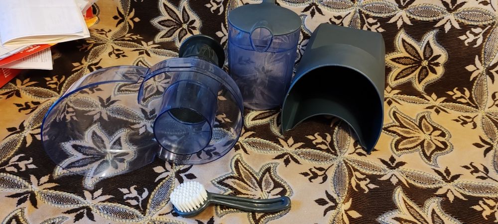 Продам б/у соковичавницю Philips HR 1861