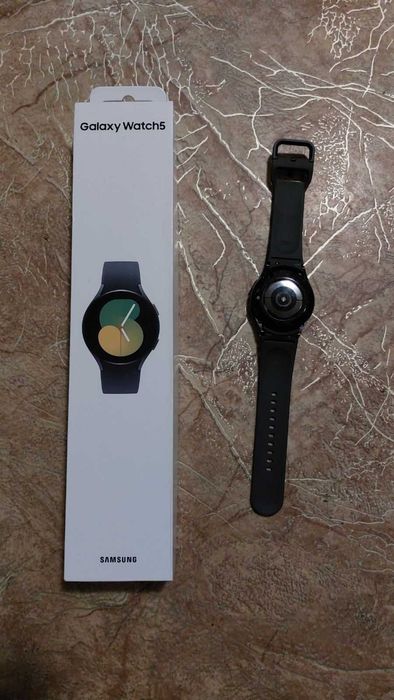 часы  samsung Galaxy watch 5