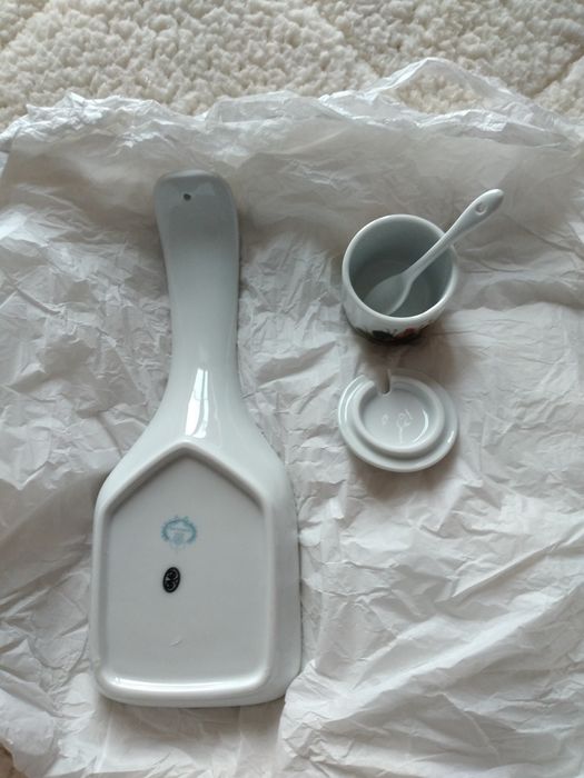 Açucareiro e colher de porcelana marca Royal
