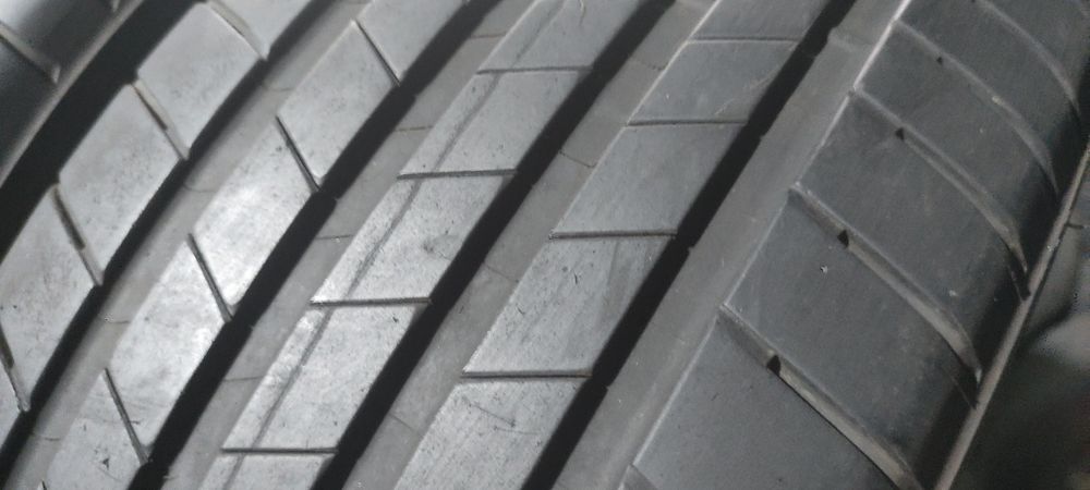 Pneus 235/45/18 Bridgestone  eletric semi novos