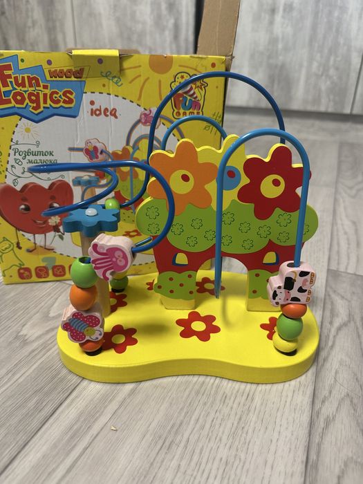 Розвиваюча деревʼяна пальчикова гра лабіринт