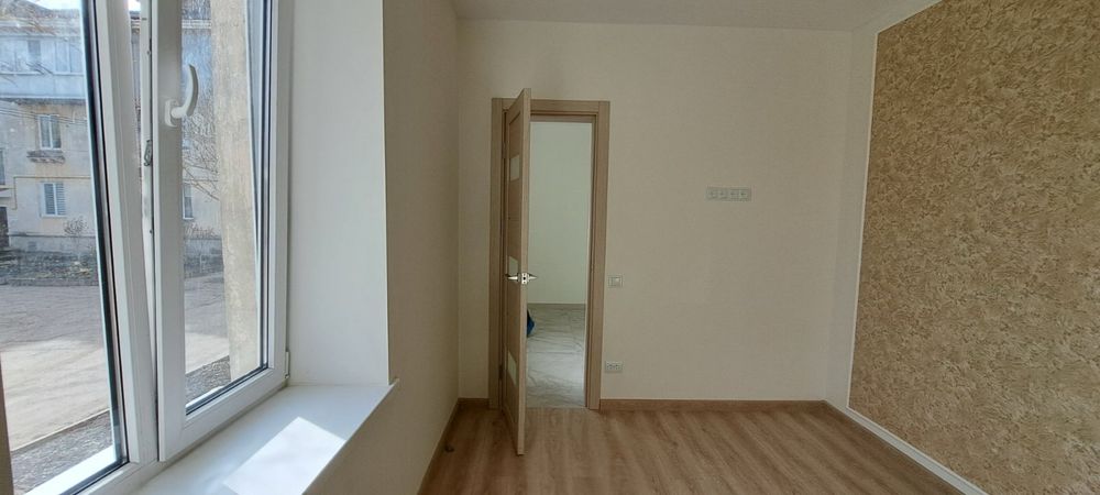 Квартира з сучасним ремонтом