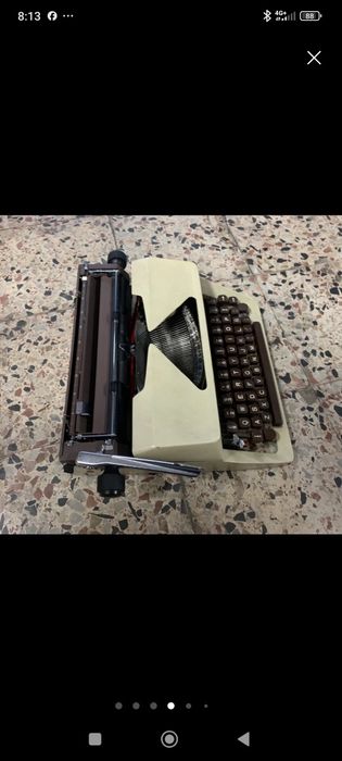 Máquina de escrever a funcionar bem