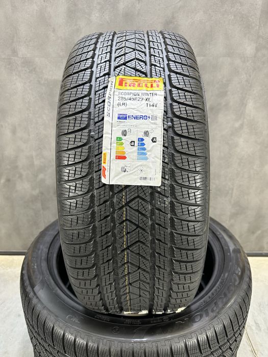 Нові зимові шини Pirelli Scorpion Winter 285/45 R22 114V Land Rover