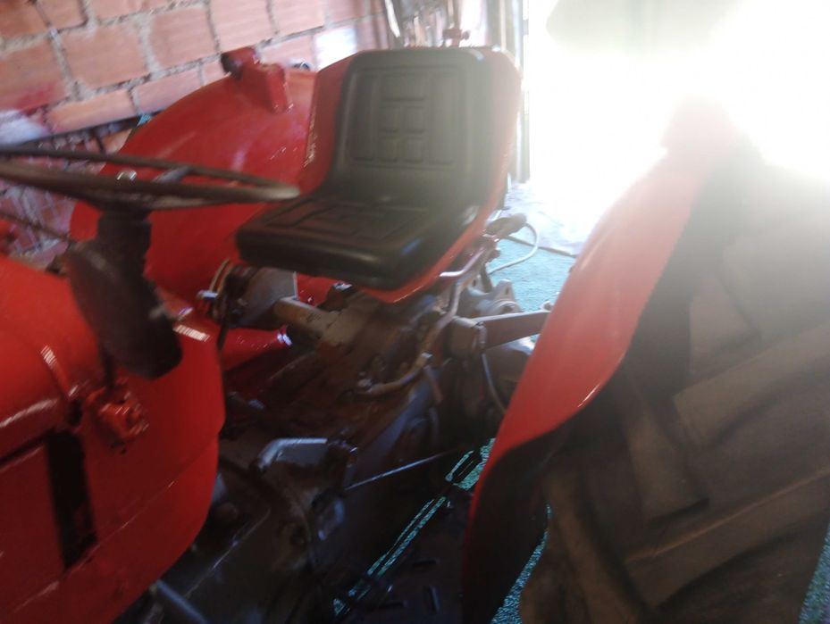 Trator Massey Fergusson 135