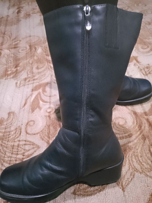 Чоботи жіночі, шкіряні, 41 розм.