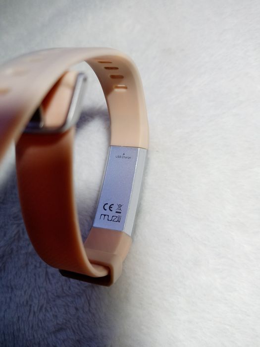 Лот фітнес-браслетів.