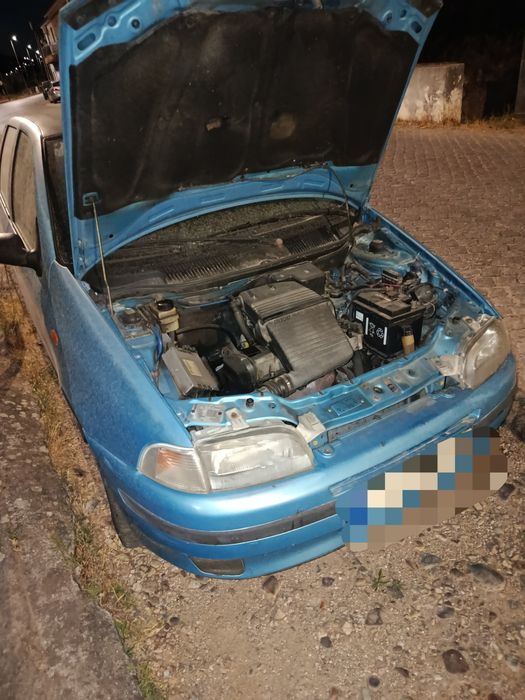 Fiat Punto azul de 97