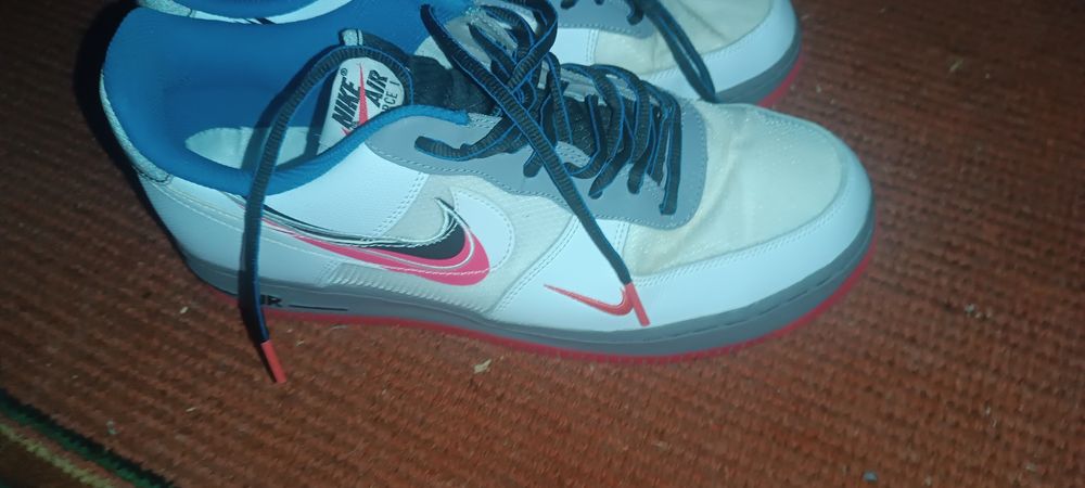 Шикарні кросівки NIKE в ідеальному стані