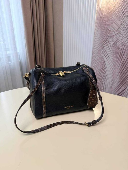 Шкіряна сумка Louis Vuitton LV Express Bag